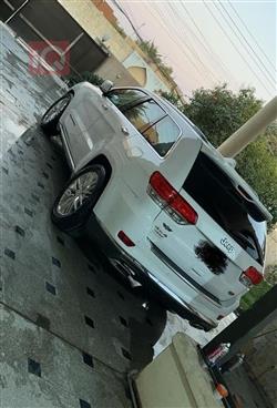 جیپ گراند شیرۆکی